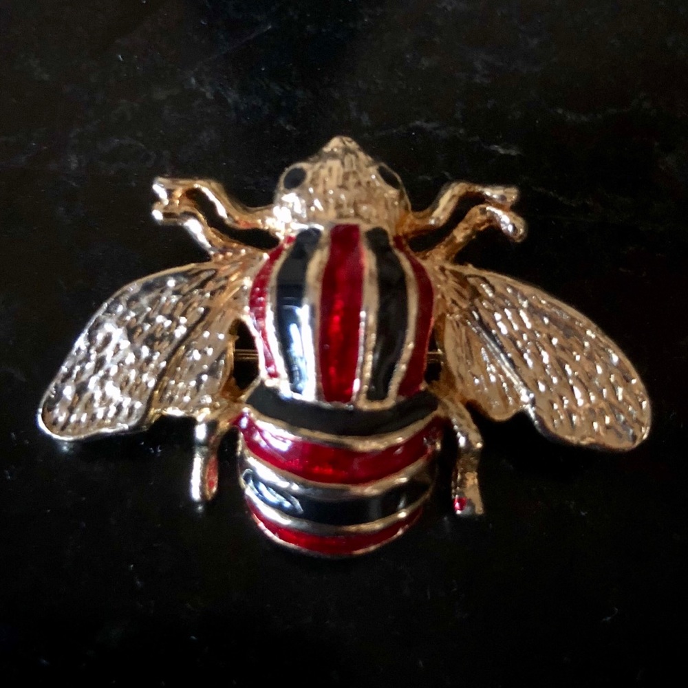 Vintage bee brooch/ pin